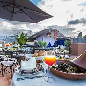3* Pensión Dar Azul